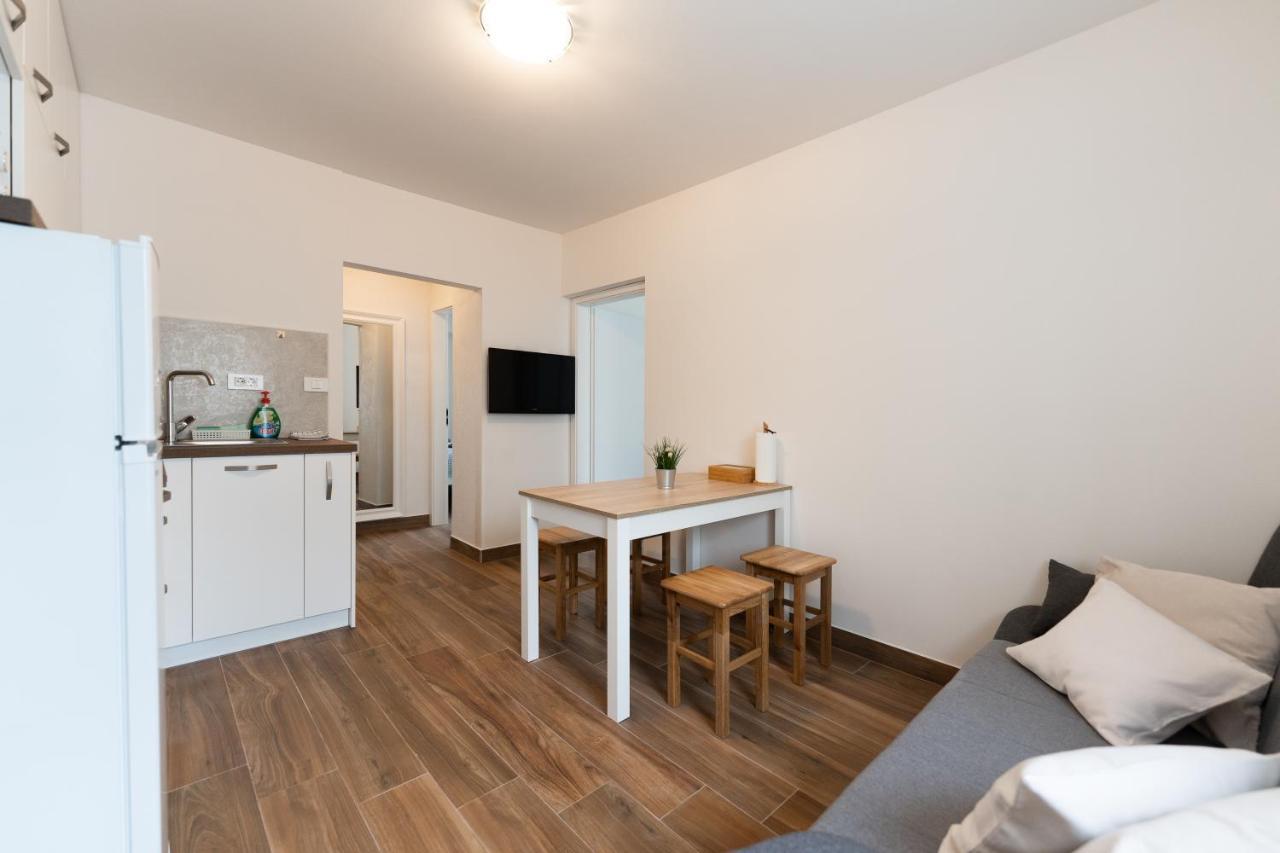 Tramontana And Maestral Apartment Izola Exterior photo