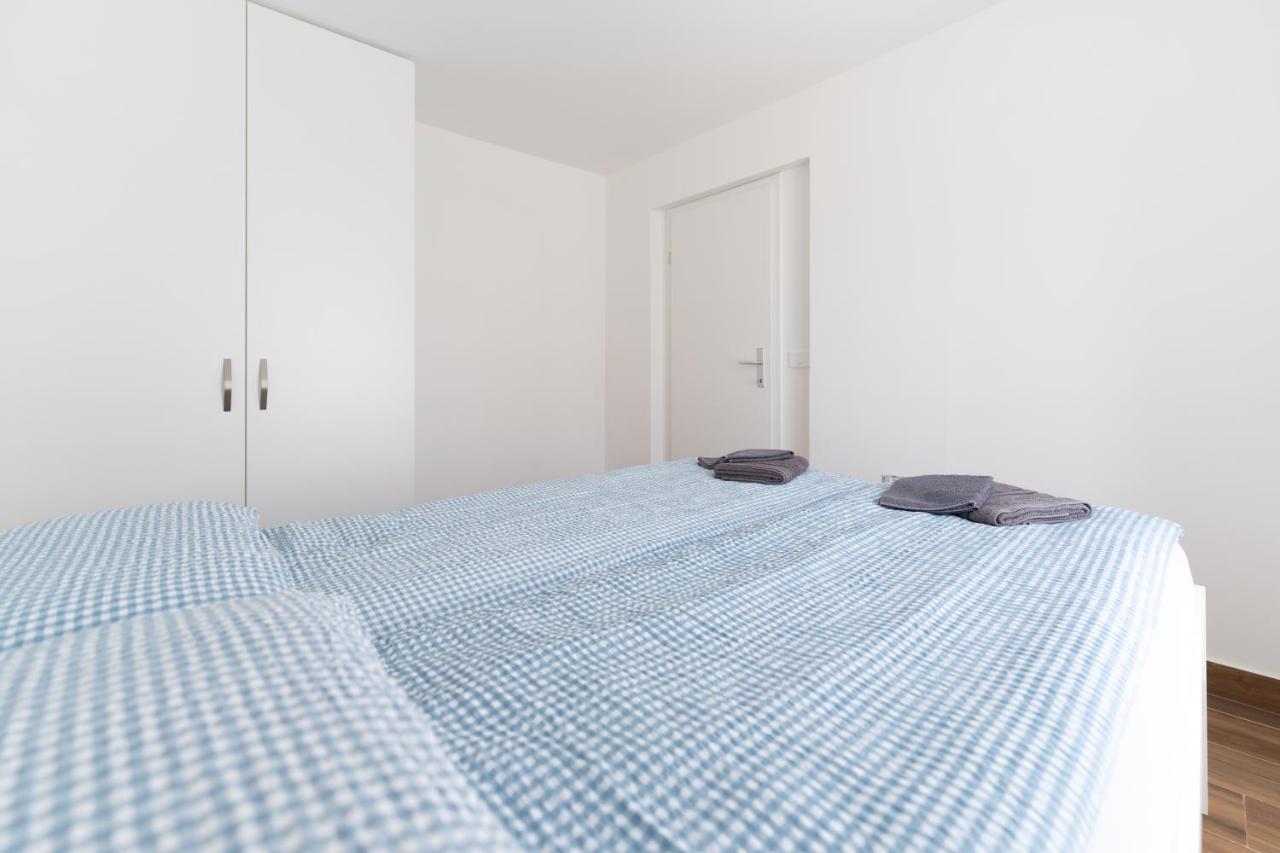 Tramontana And Maestral Apartment Izola Exterior photo
